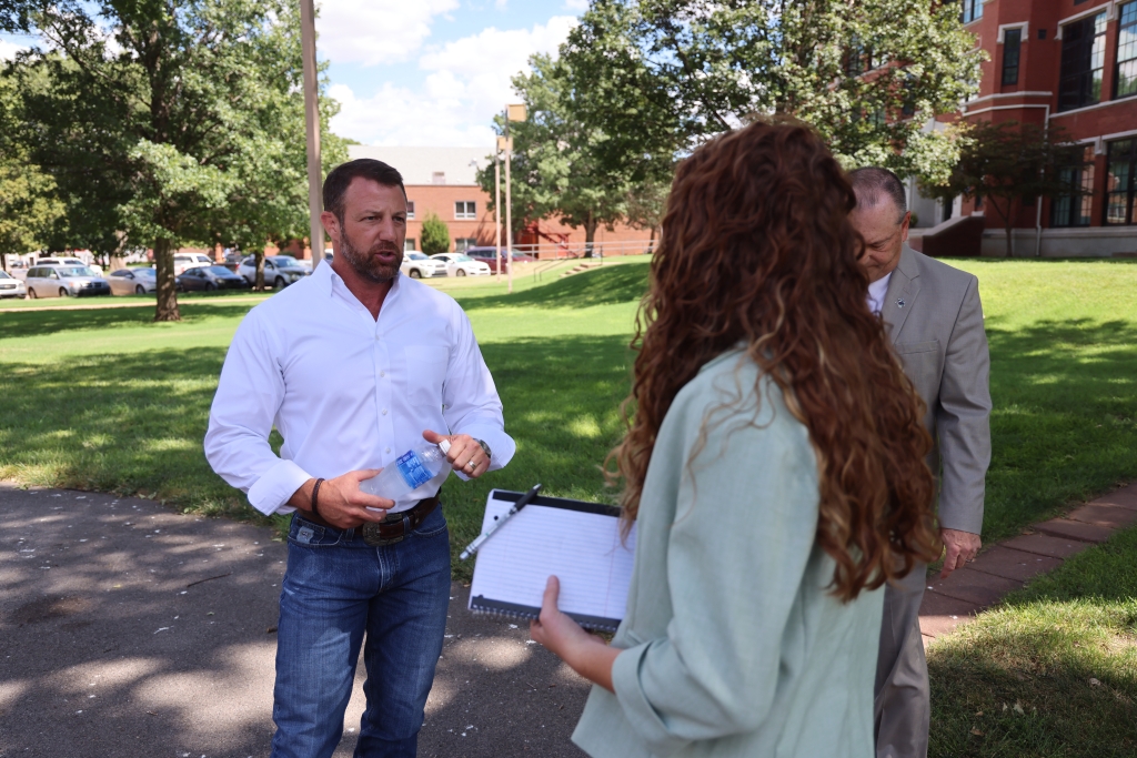 Senator Mullin speaks with Alva FFA Reporter Katelee Martin.