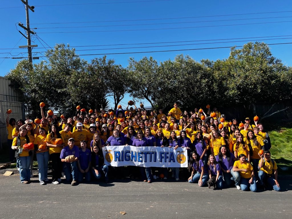 Righetti FFA leadership and members pose for a group picture after their successful annual Kinderpatch.