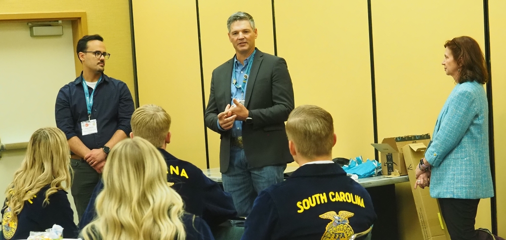 Doug Naylor speaks with FFA members during a #SpeakAg Pioneers event at the 97th National FFA Convention & Expo this past October in Indianapolis.