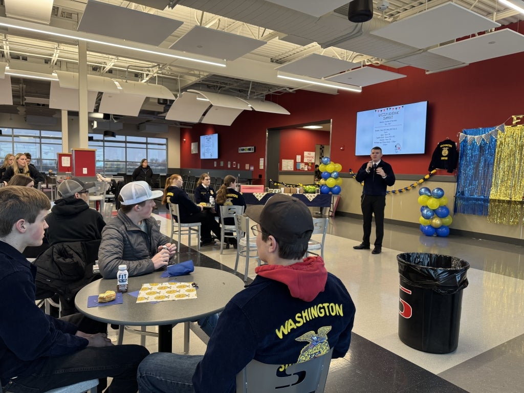 National FFA Secretary Luke Jennings gives an address to Sunnyside FFA members.