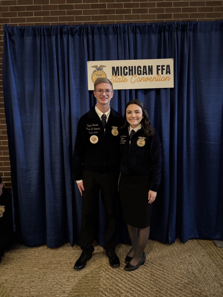 FFA in the USA Reporter Ryder Cornett (left) met 2024-25 National FFA Western Region Vice President Abby Jacobsen at state convention.